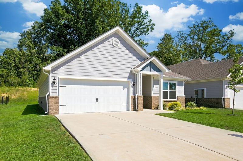 1003 Autumnwood Dr, Dickson, TN 37055