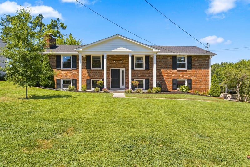 6314 Saint Henry Dr, Nashville, TN 37205
