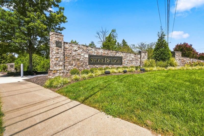 243 Meandering Dr, Lebanon, TN 37090