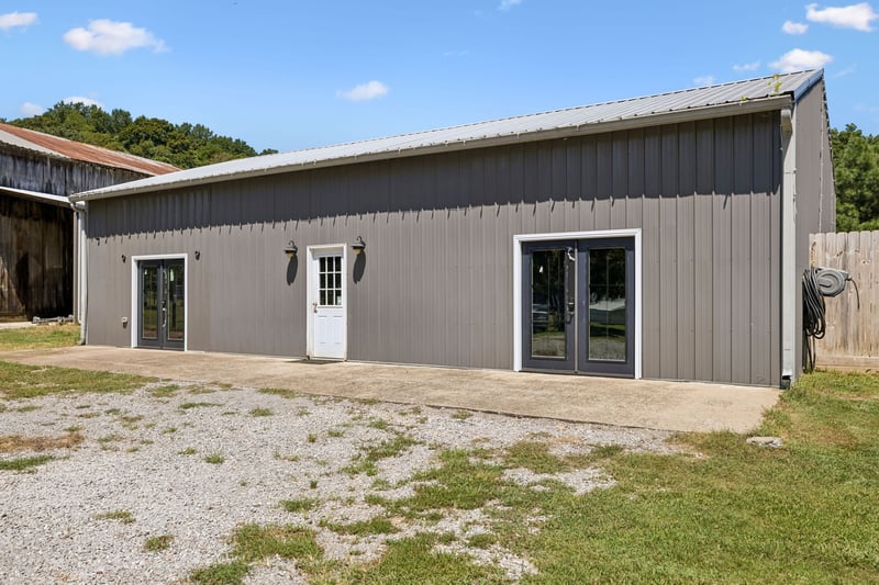 3025 Knob Creek Rd, Columbia, TN 38401