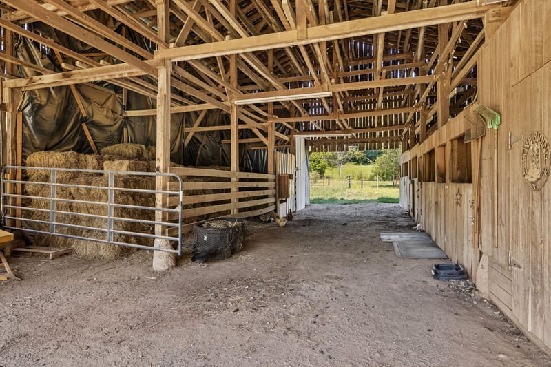 3025 Knob Creek Rd, Columbia, TN 38401