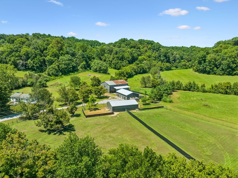 3025 Knob Creek Rd, Columbia, TN 38401