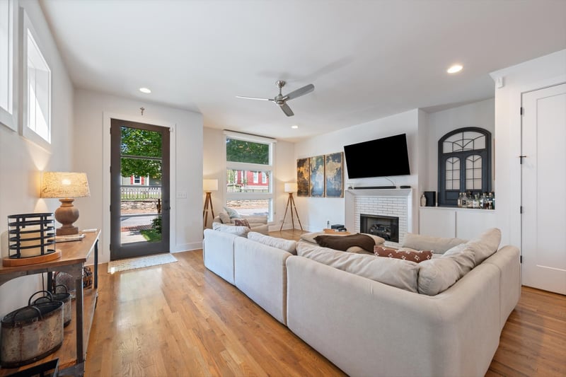 1605 10th Ave N, Nashville, TN 37208