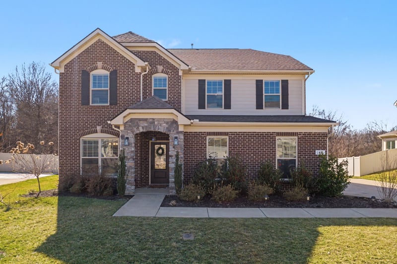 144 Macy Dr, Hendersonville, TN 37075