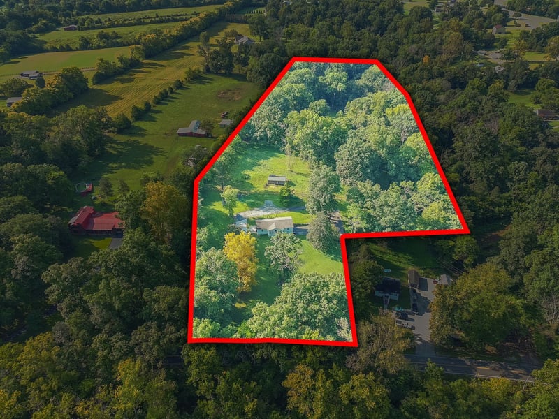 637 Mount Olivet Rd, Columbia, TN 38401