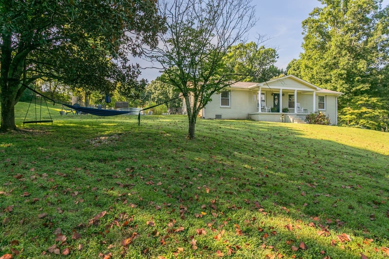 637 Mount Olivet Rd, Columbia, TN 38401