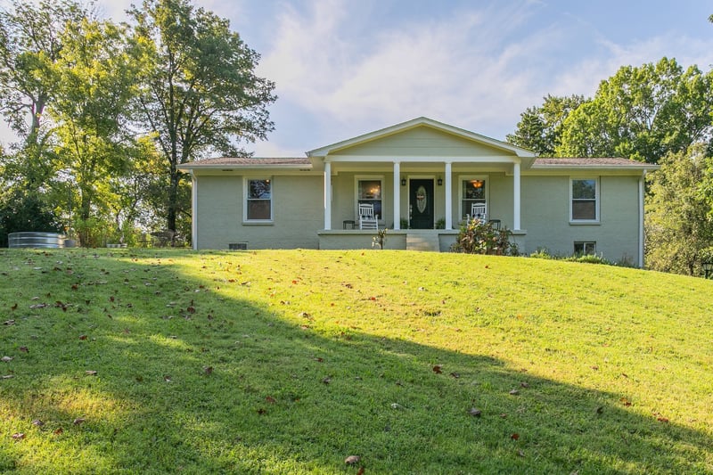 637 Mount Olivet Rd, Columbia, TN 38401