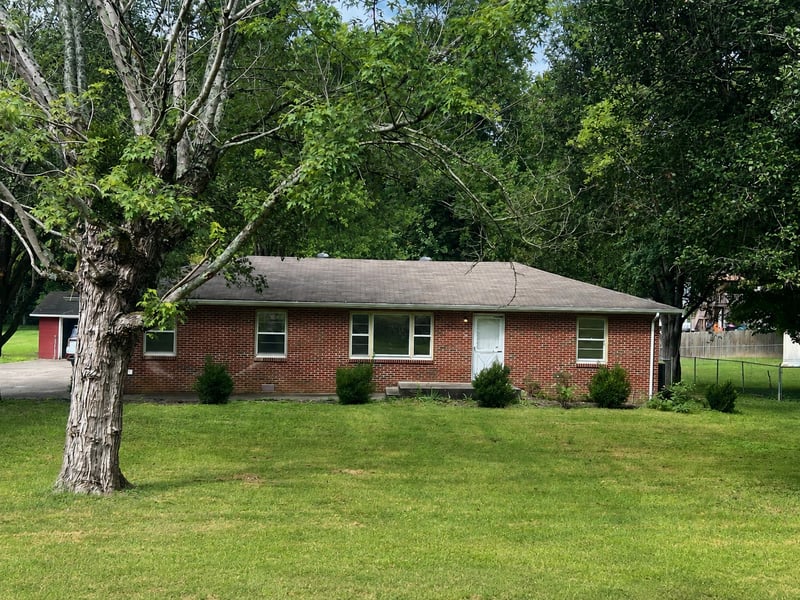 372 Main St S, Brush Creek, TN 38547