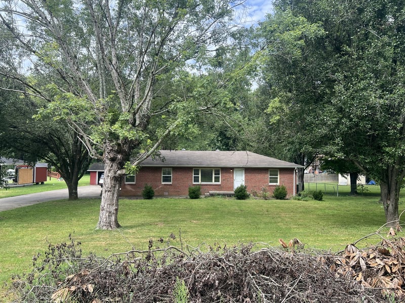 372 Main St S, Brush Creek, TN 38547