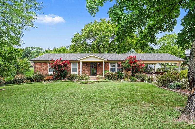 2310 Beechwood Dr, Springfield, TN 37172