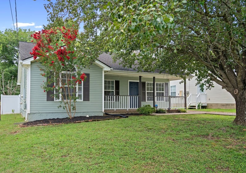 305 Cedar Park Cir, La Vergne, TN 37086