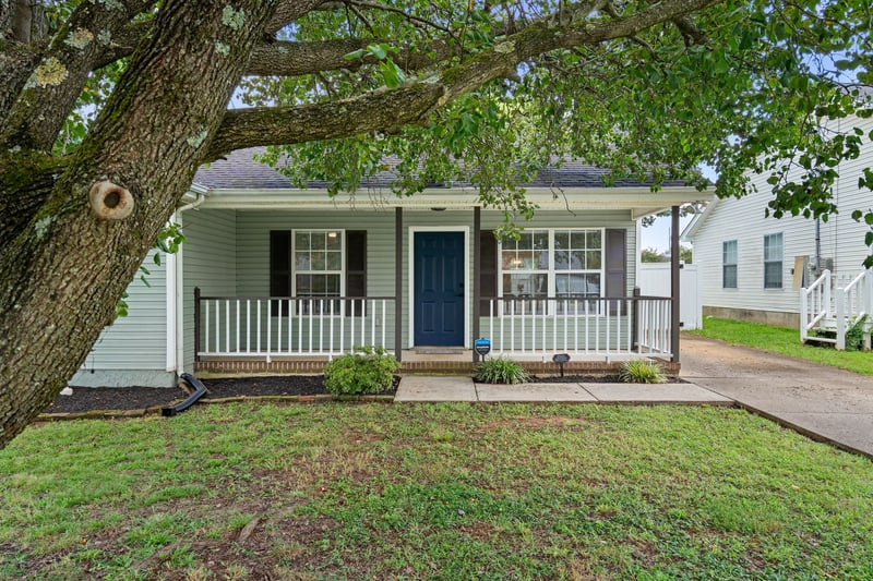 305 Cedar Park Cir, La Vergne, TN 37086