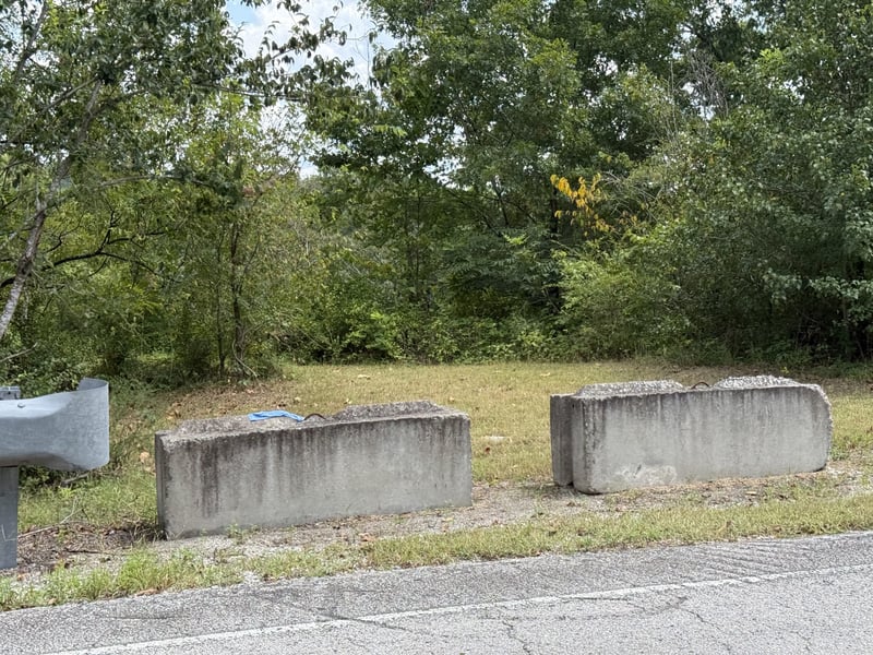 913 Riverside Dr, Columbia, TN 38401