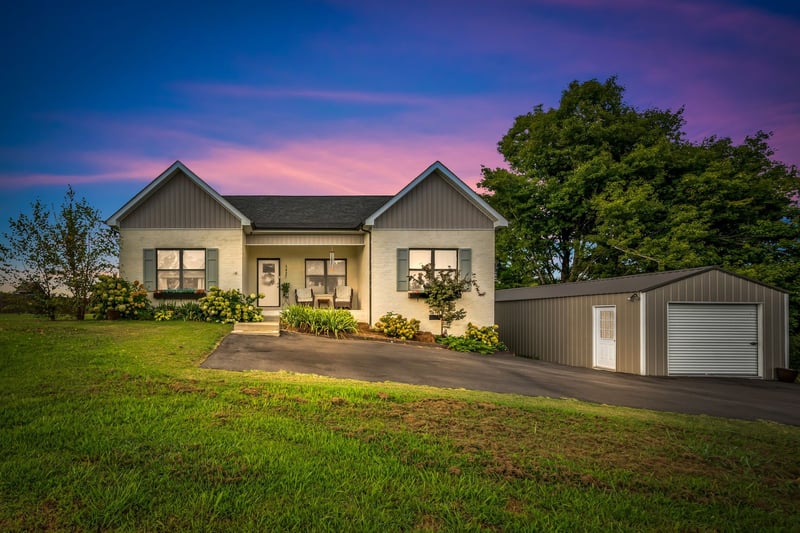 1427 Ridge Rd, Dickson, TN 37055