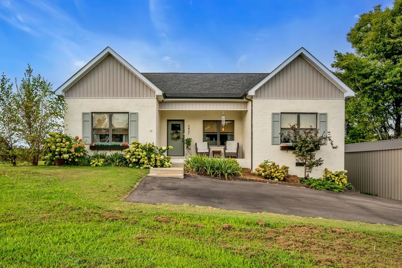1427 Ridge Rd, Dickson, TN 37055