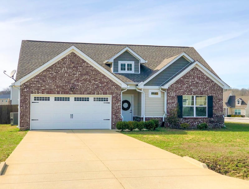 211 Wyburn Pl, Burns, TN 37029