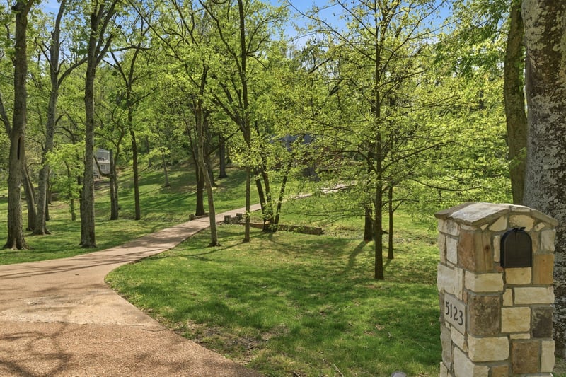 5123 Stanford Dr, Nashville, TN 37215
