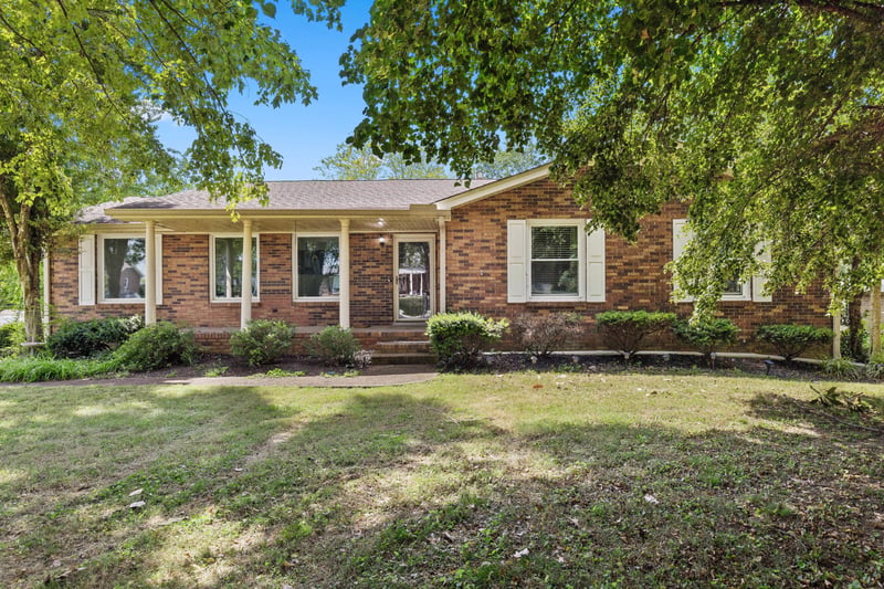 110 Sam Davis Dr, Springfield, TN 37172