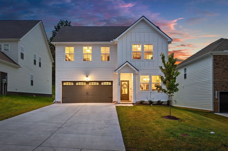 1084 Large Poppy Dr, La Vergne, TN 37086
