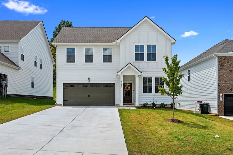 1084 Large Poppy Dr, La Vergne, TN 37086