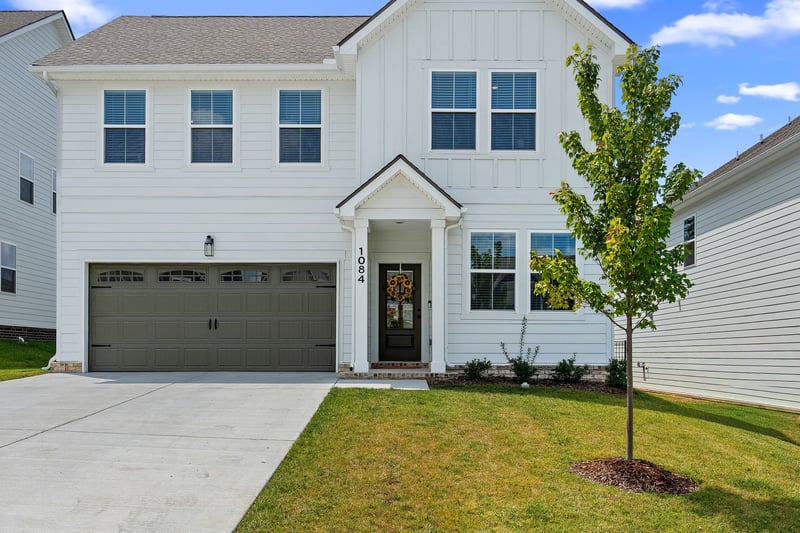 1084 Large Poppy Dr, La Vergne, TN 37086