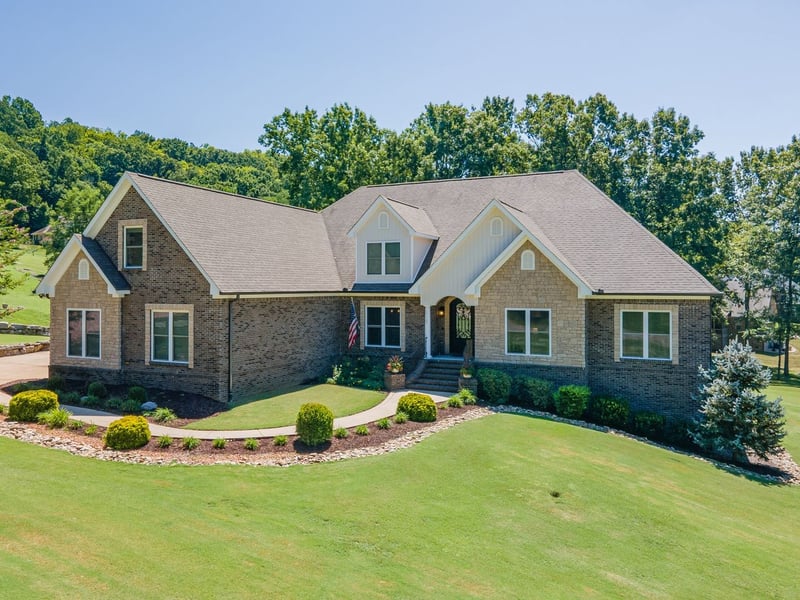 1725 Mayflower Dr, Columbia, TN 38401