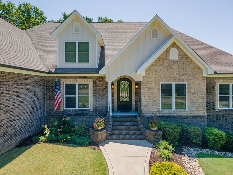 1725 Mayflower Dr, Columbia, TN 38401