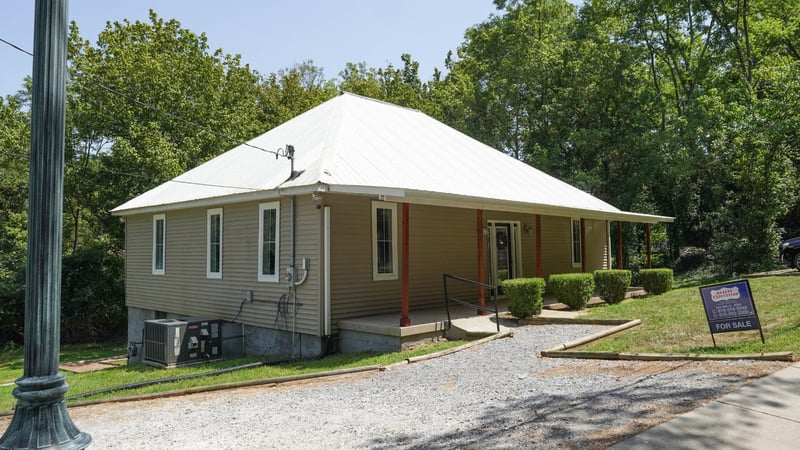112 Humphries St, Charlotte, TN 37036
