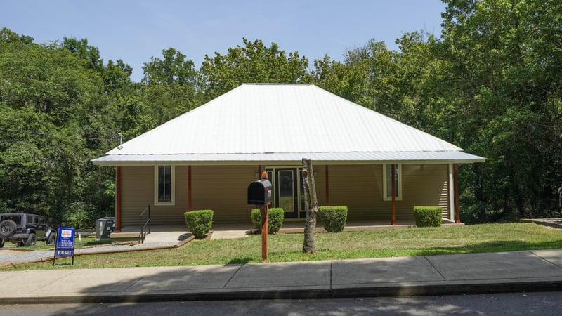 112 Humphries St, Charlotte, TN 37036
