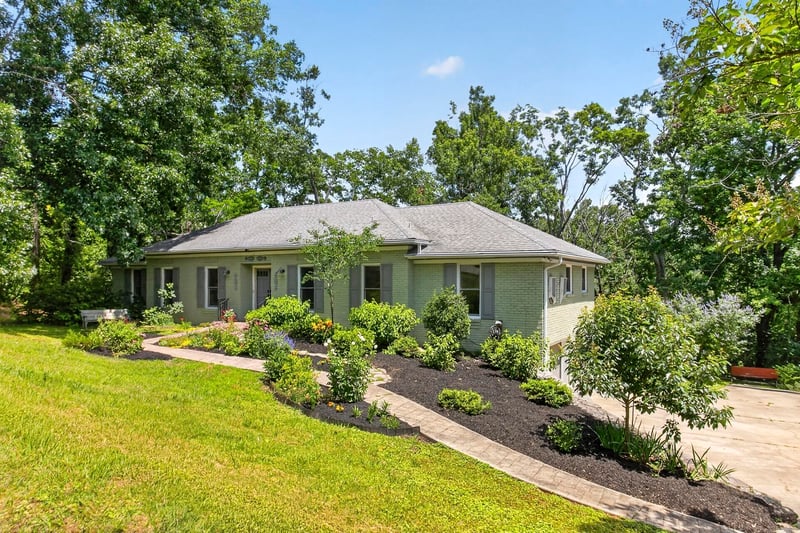 1234 Jefferson Davis Dr, Brentwood, TN 37027