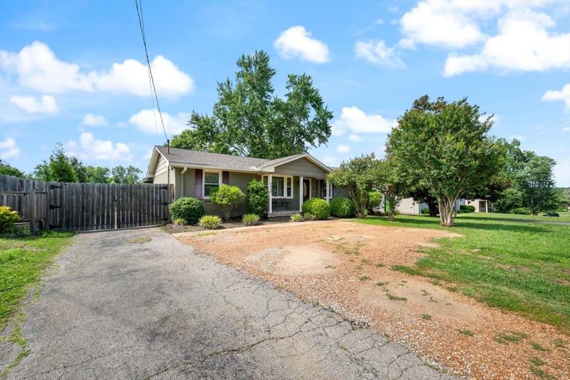 6628 Cabot Dr, Nashville, TN 37209