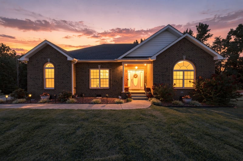 221 Allen Dr, Greenbrier, TN 37073