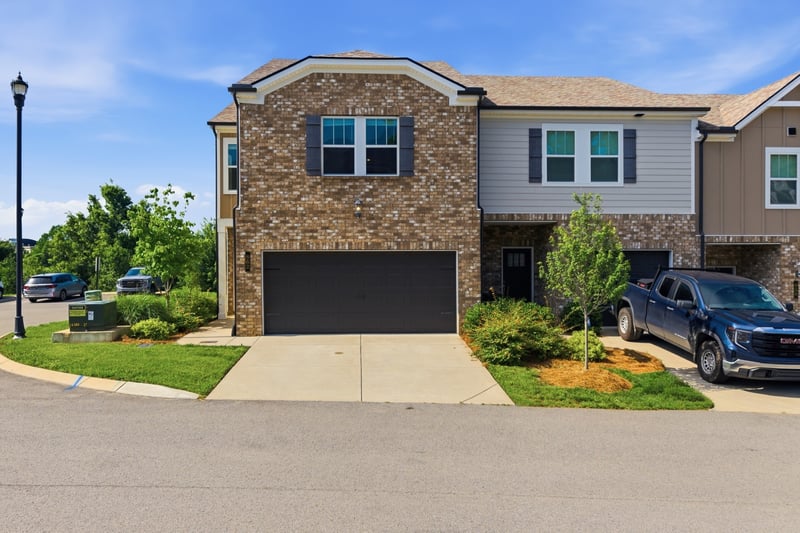 862 Longleaf Ln, Columbia, TN 38401