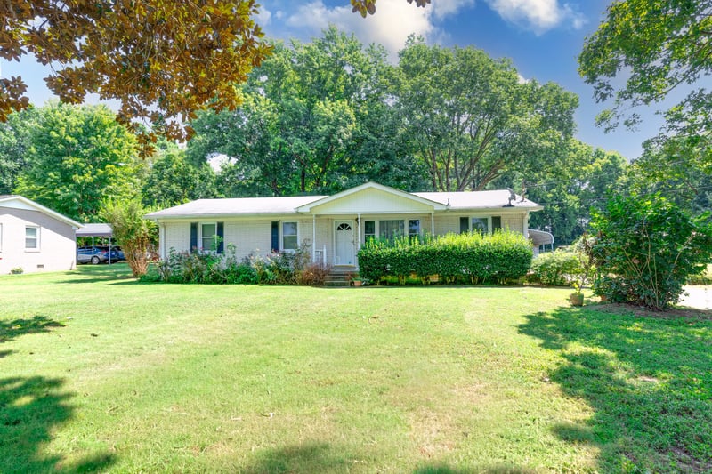2555 Zion Rd, Columbia, TN 38401