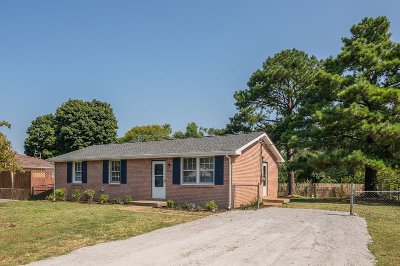 100 Karen Ray Ct, Antioch, TN 37013