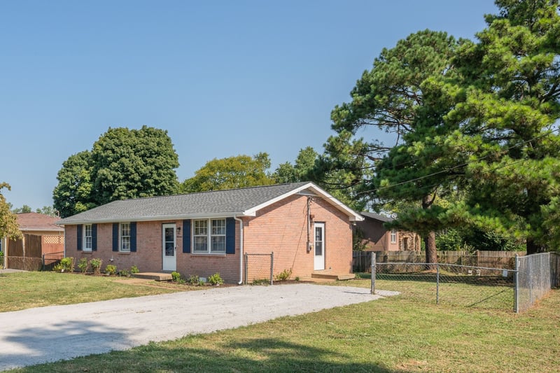 100 Karen Ray Ct, Antioch, TN 37013