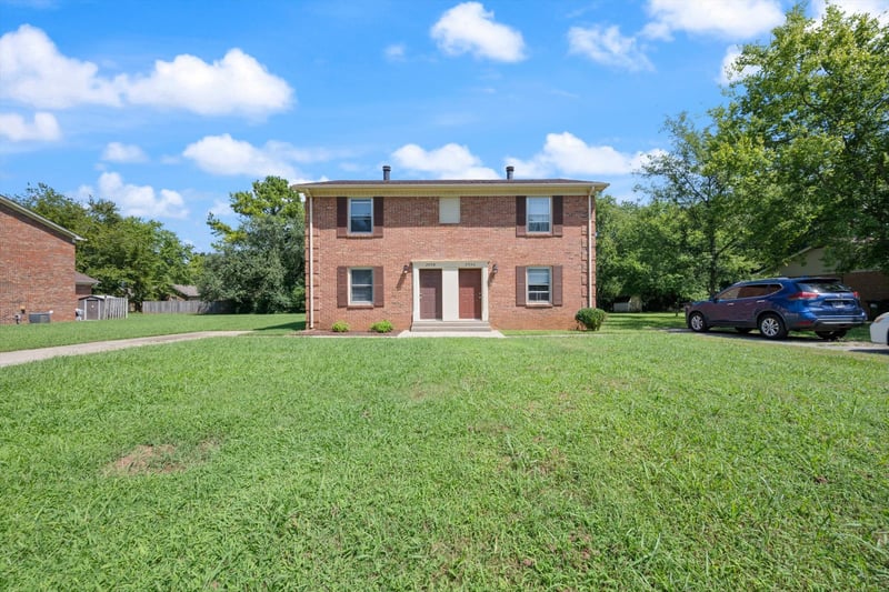 2556 Oak Hill Dr, Murfreesboro, TN 37130