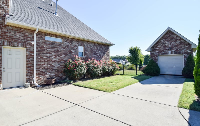 1021 Double Tree Ln, Gallatin, TN 37066