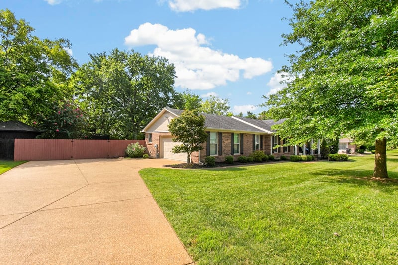 1862 James Dr, Murfreesboro, TN 37129