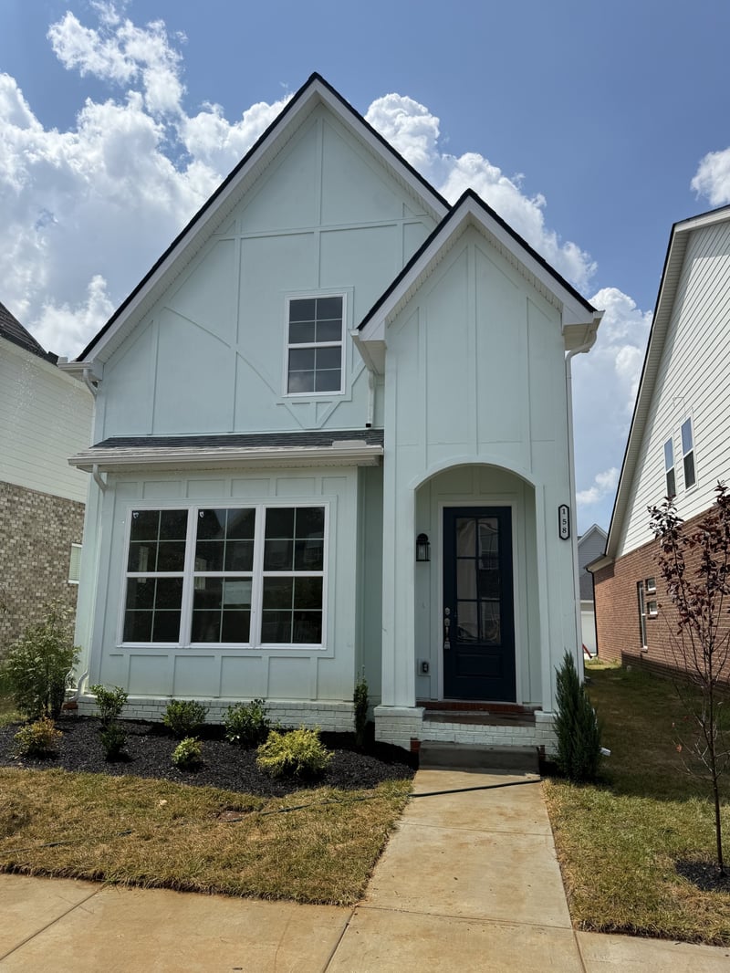 158 Oasis Dr, La Vergne, TN 37086