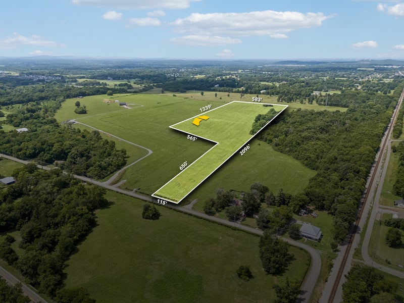 900 Old Christiana Rd, Christiana, TN 37037