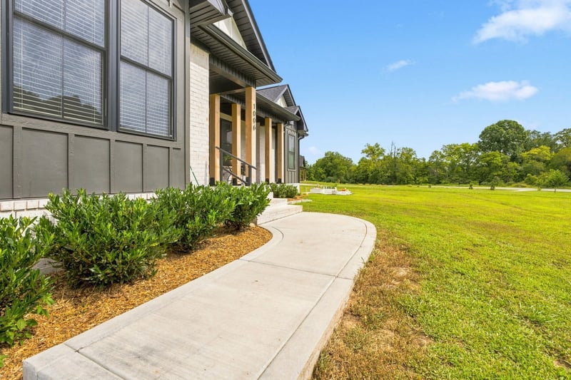 1006 Clifton Valley Rd, Dickson, TN 37055