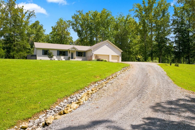 8008 Poplar Ridge Ln, Primm Springs, TN 38476