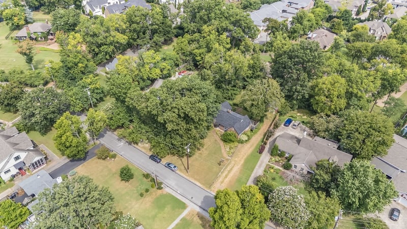 1720 N Observatory Dr, Nashville, TN 37215