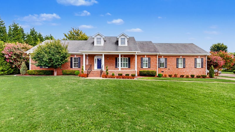 2010 Riverview Dr, Murfreesboro, TN 37129