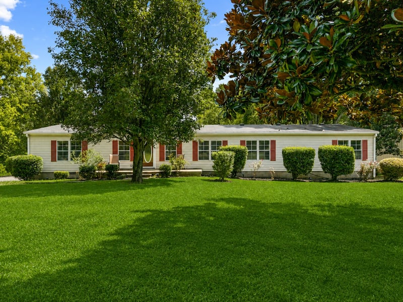 1356 Sam Johnson Rd, Columbia, TN 38401