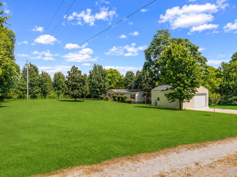 1356 Sam Johnson Rd, Columbia, TN 38401