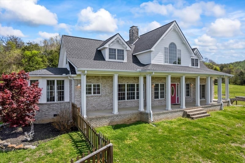 216 Old Wolf Hill Rd, Bethpage, TN 37022