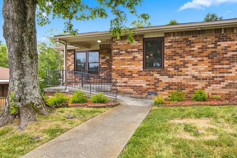 407 Deer Lake Dr, Nashville, TN 37221