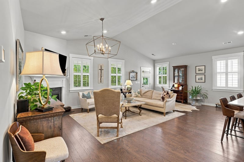 2133 Maytown Cir, Thompsons Station, TN 37179
